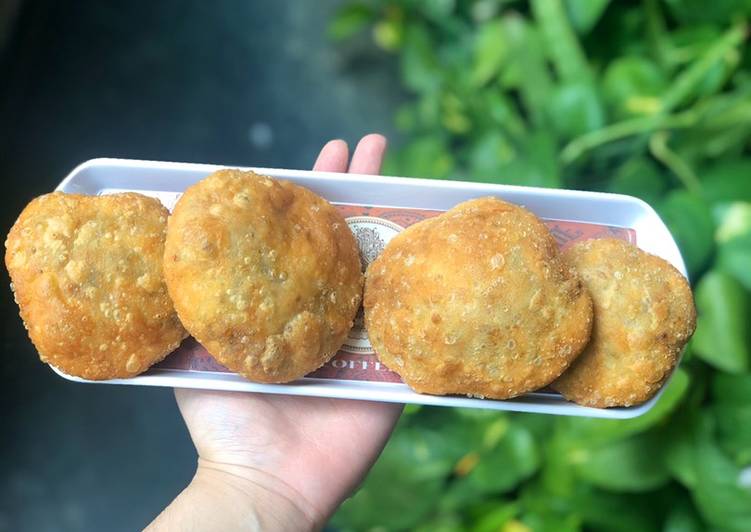 Simple Way to Prepare Any-night-of-the-week Aloo Pyaaz Kachori