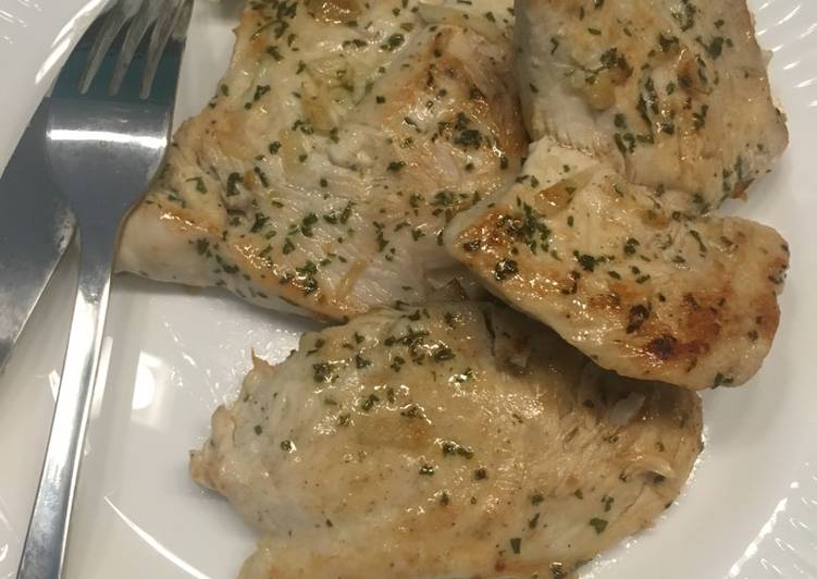 Langkah Mudah Menyiapkan Simple Grilled chicken breast #superdiet, Bisa Manjain Lidah
