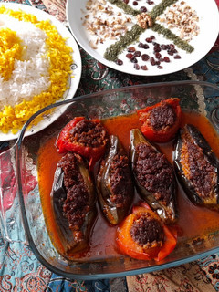 عکسی از دستور بادمجان و گوجه شکم پر