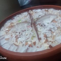 A picture of Mazydaar Firni.