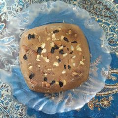 A picture of Banana and Raisin Cake.