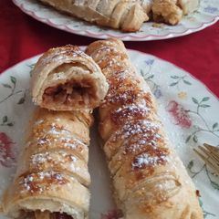 A picture of Mini apple  strudel rolls.