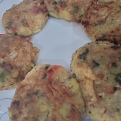 A picture of Aloo k kabab.