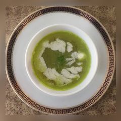 A picture of Green peas mint soup.