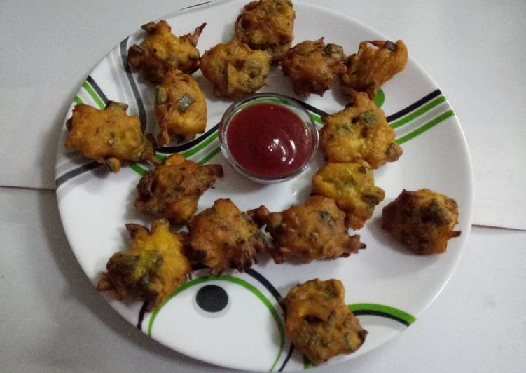 Spring onion pakode (fritters)