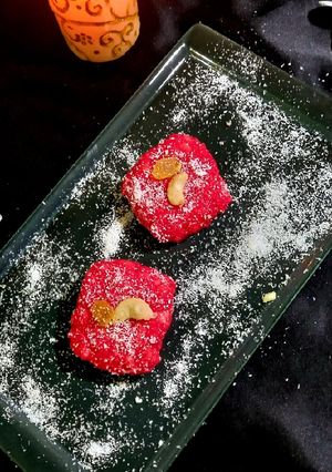 বিটের বরফি হালুয়া রেসিপির প্রধান ছবি
