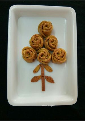 A picture of Baked achari Rose Mathri.