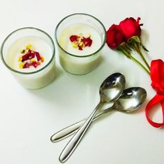 A picture of Rose Pudding.