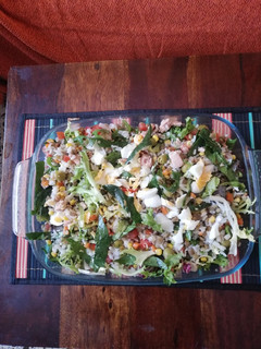 Una foto de Ensalada de Lentejas con arroz y brotes tiernos