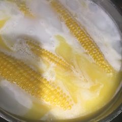 A picture of Best Corn On The Cob Ever👊🏼.