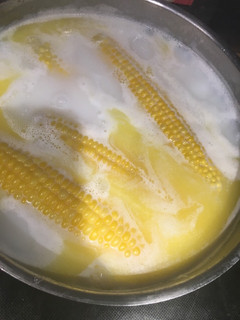 A picture of Best Corn On The Cob Ever👊🏼.