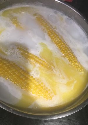 A picture of Best Corn On The Cob Ever👊🏼.