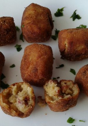 Una foto de Croquetas de Velouté con verduras y roux rubio con jamón