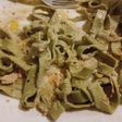 Cintas verdes con salmón y crema