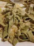Cintas verdes con salmón y crema