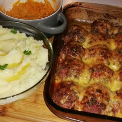 A picture of Meatball parm casserole.
