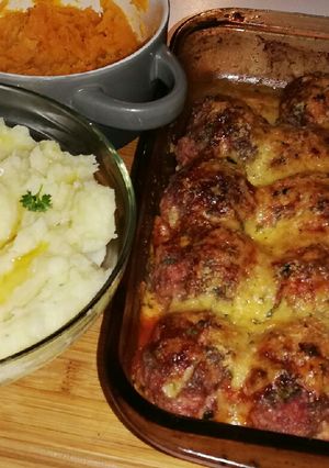 A picture of Meatball parm casserole.