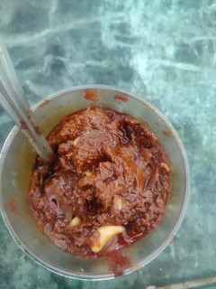 A picture of Tasty tomato and tamarind pickle.