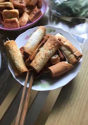 Hình của món Bánh mì gối cuộn.