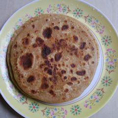 A picture of Aloo paratha.