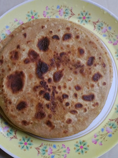 A picture of Aloo paratha.