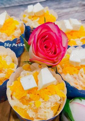 Hình của món Bánh cupcake bông lan trứng muối phô mai chà bông sốt dầu trứng.