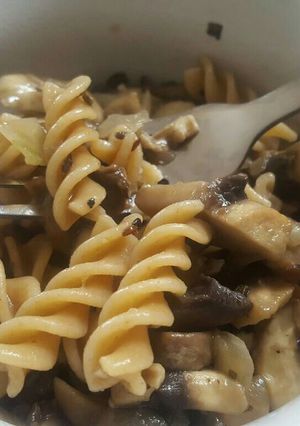 A picture of Meals for One - Garlic Mushroom Pasta (VG).