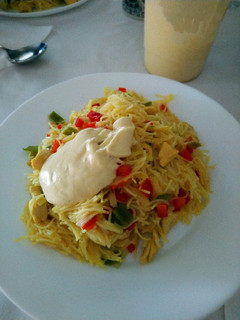 Una foto de Fideos con pollo fácil y rápido