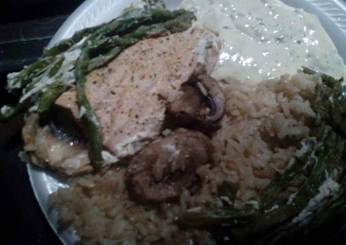 Foil Wrapped Salmon with Rice &amp; Asparagus
