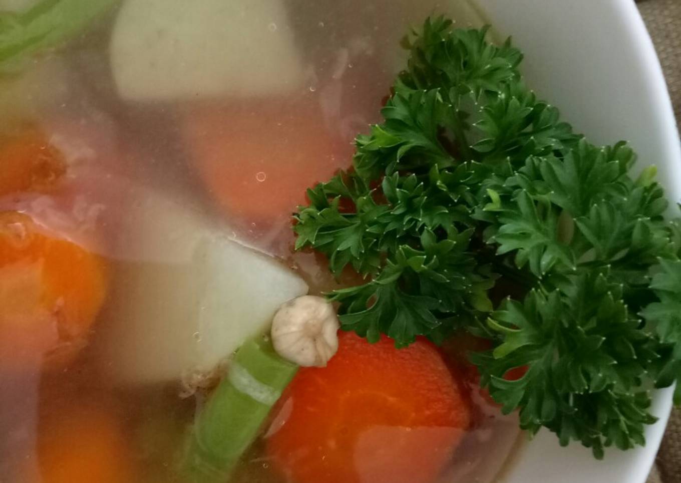 Sop ayam kapulaga