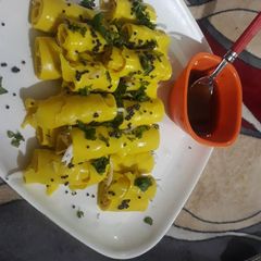A picture of Khandvi.