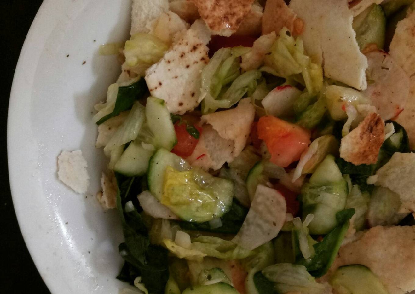 Vegetarian fattoush salad