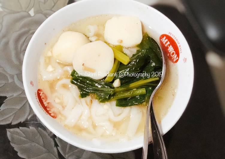 Kwetiau kuah bakso ikan