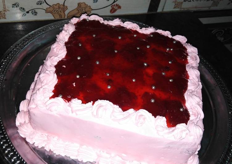 Recipe of Speedy Strawberry cake 🎂
