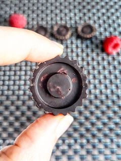 Una foto de 🍫Bombones de chocolate rellenos de mermelada de frambuesa🍫