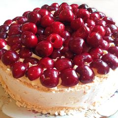 A picture of Cherry pavlova.