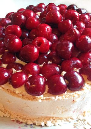 A picture of Cherry pavlova.
