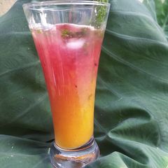 A picture of Orange Blueberry Punch.