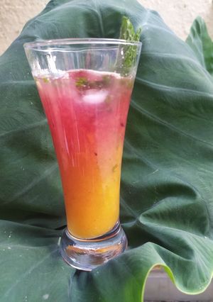 A picture of Orange Blueberry Punch.