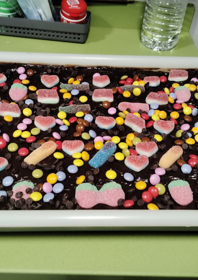 Una foto de Tarta grande de cumpleaños de galletas (v.2) doble de chocolate