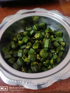 भिन्डी की सब्जी (bhindi ki sabzi recipe in Hindi) रेसिपी मुख्य फोटो