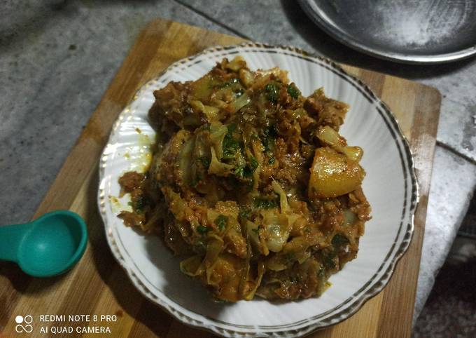 Shahi Patta Gobhi Dum Aloo