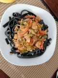 Fetucchini de tinta de calamar con camarones