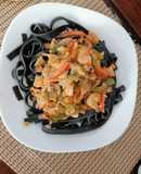 Fetucchini de tinta de calamar con camarones