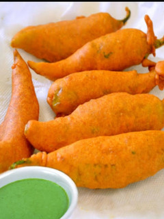 जोधपुरी मिर्ची वडा (jodhpuri mirchi vada recipe in Hindi) रेसिपी मुख्य फोटो