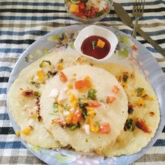 A picture of Masala uttapam instead semolina (suji) uttapam.