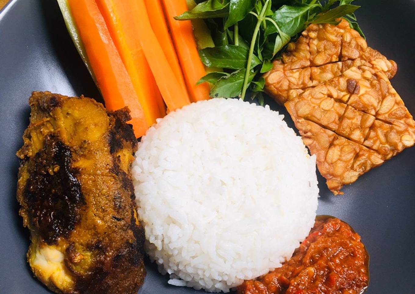 Nasi Ayam Bakar Komplit