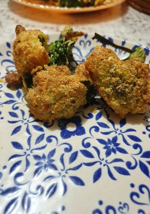 Una foto de Brócoli capeado en air fryer
