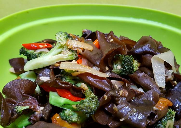 Resep Tumis brokoli jamur tiram yang Bikin Ngiler