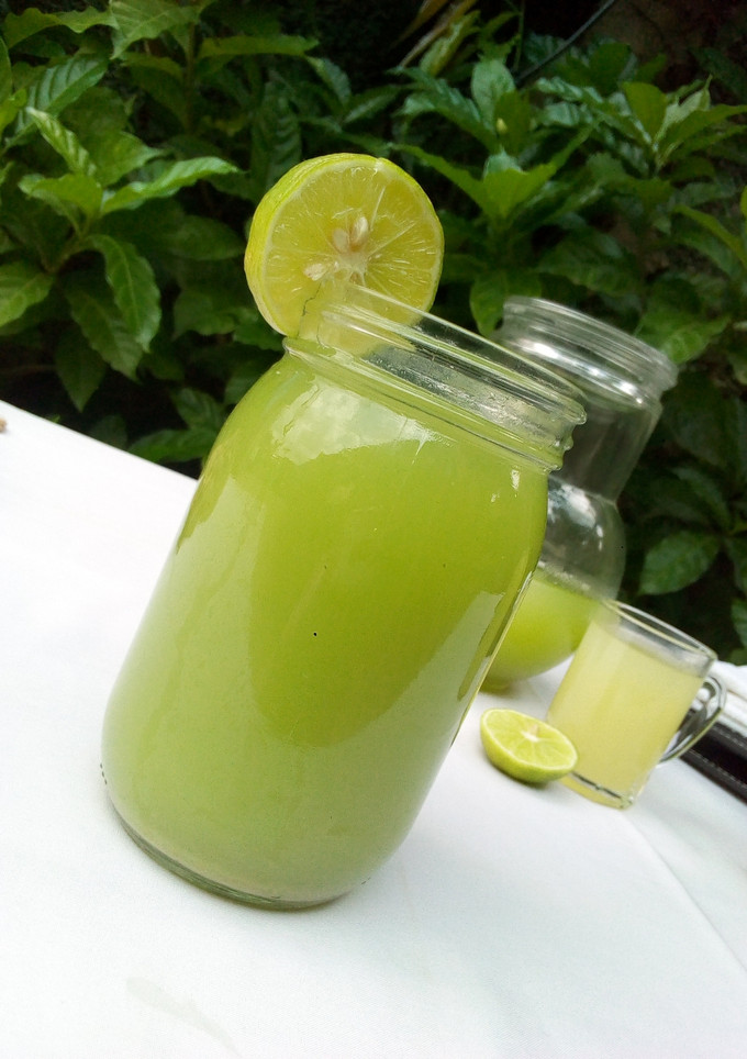A picture of Cucumber lemonade🍹.